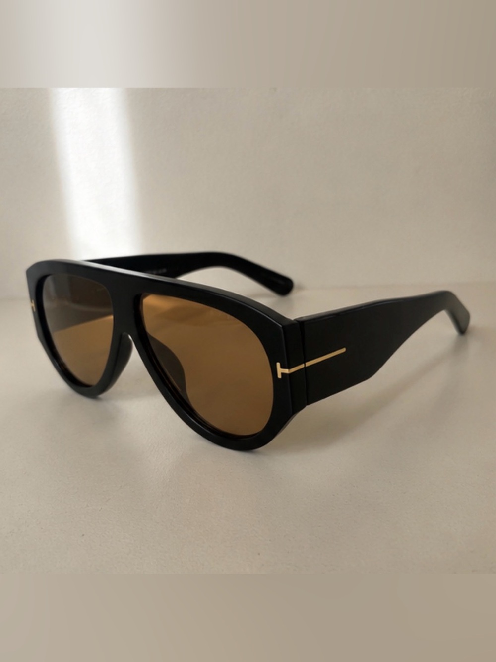 Oversized Black Frame Sunglasses Brown Tint Gold Detail Y2K - Picture 3 of 5